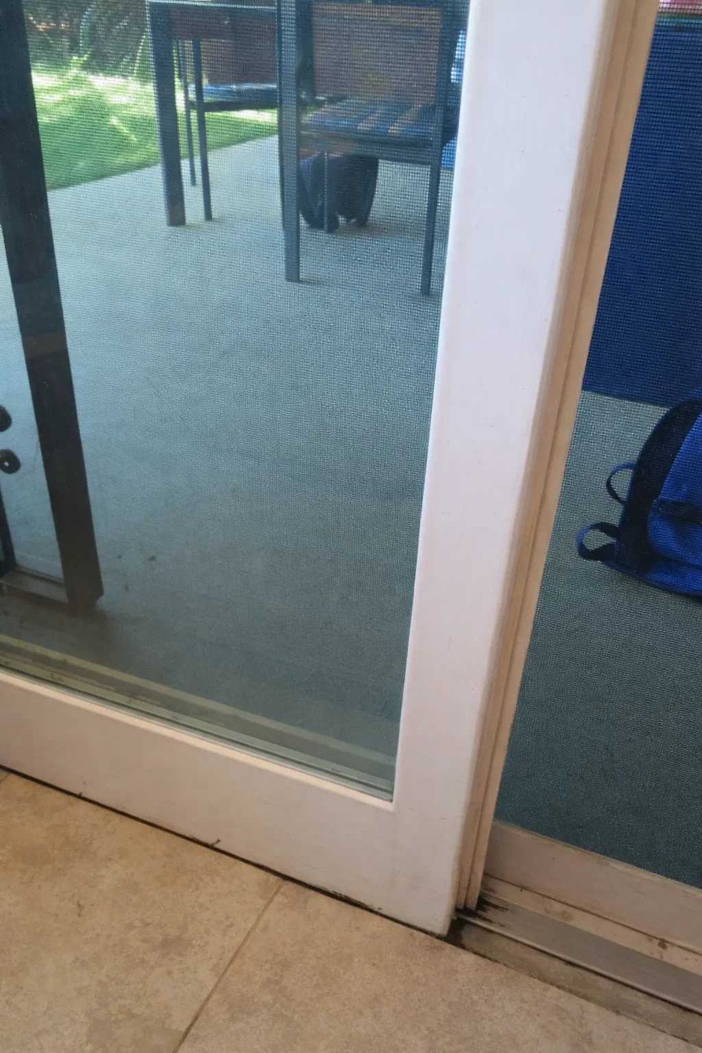 Sliding door glass after repair